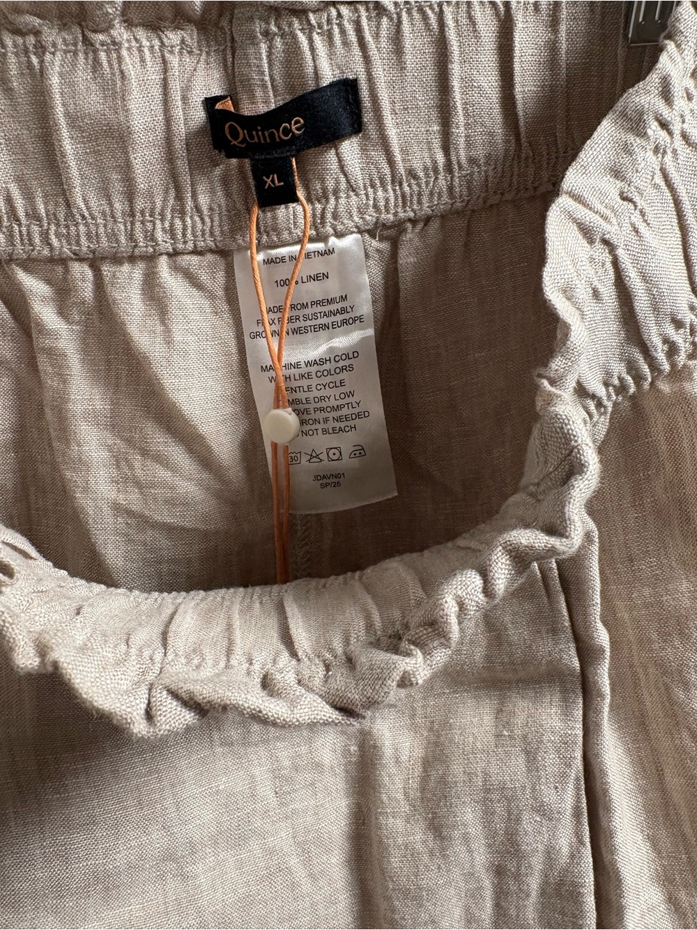 NWT-Quince Beige Linen-Blend Shorts - Picture 2 of 3